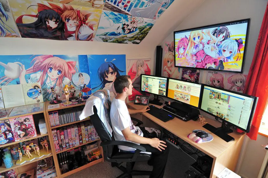 Menikmati Anime Bersama Teman Orang-orang menonton anime bersama-sama