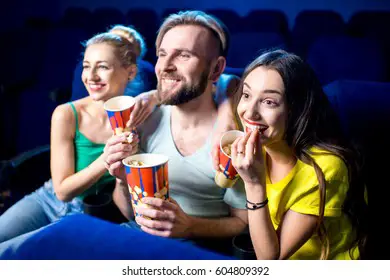 Momen Bahagia Menonton Anime Bareng Teman-teman terlihat gembira saat menonton anime bersama.